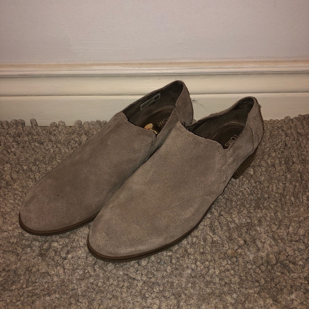 TOMS Women’s Shaye Low Leather Slip Ons